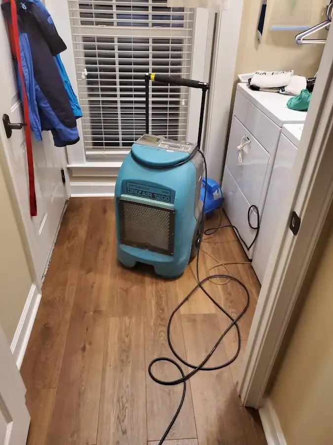 Commercial dehumidifier deployed for Crawl Space Restoration in Cuero